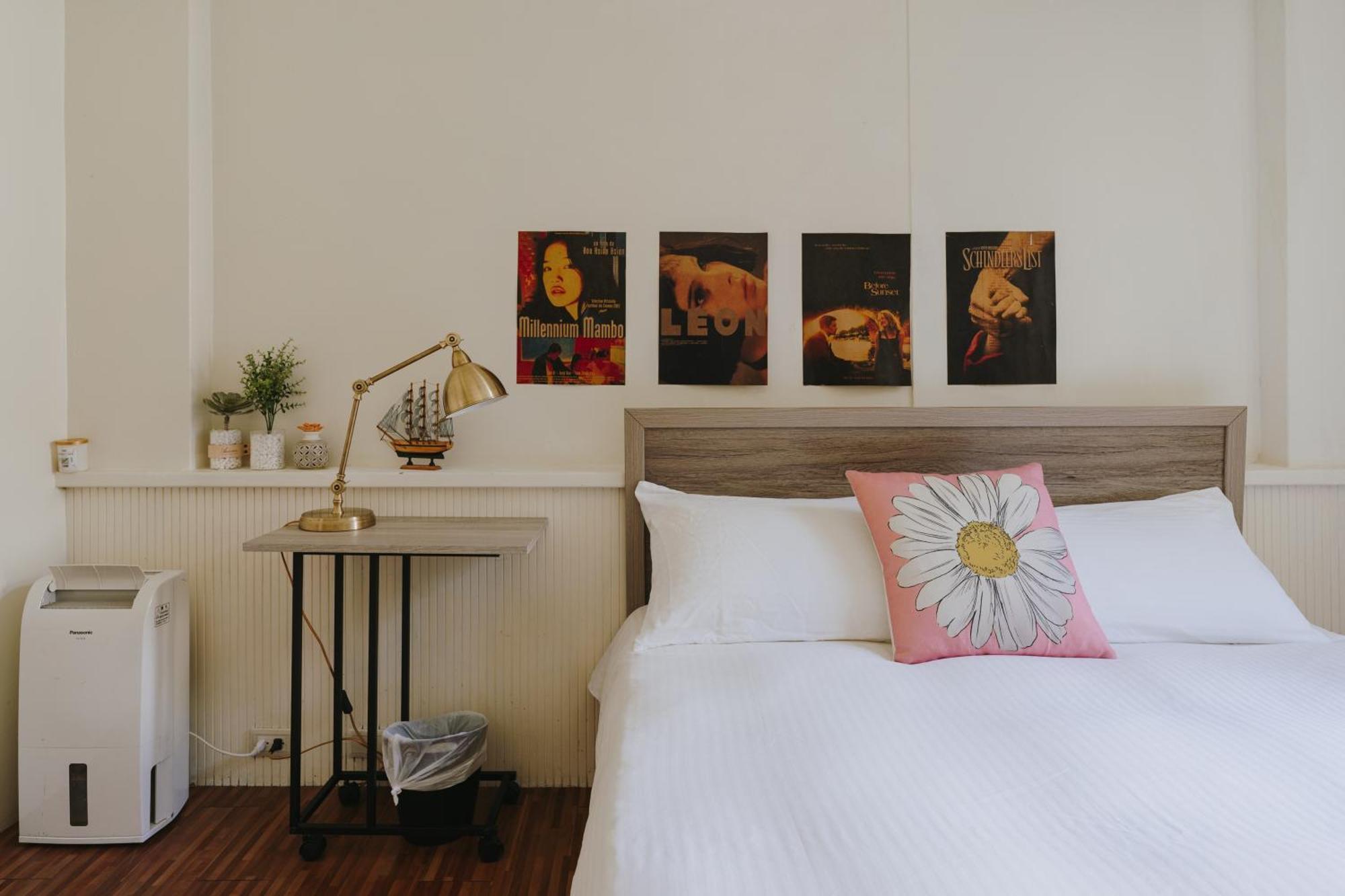 Mountain Traveler Inn Цзюфэнь Экстерьер фото