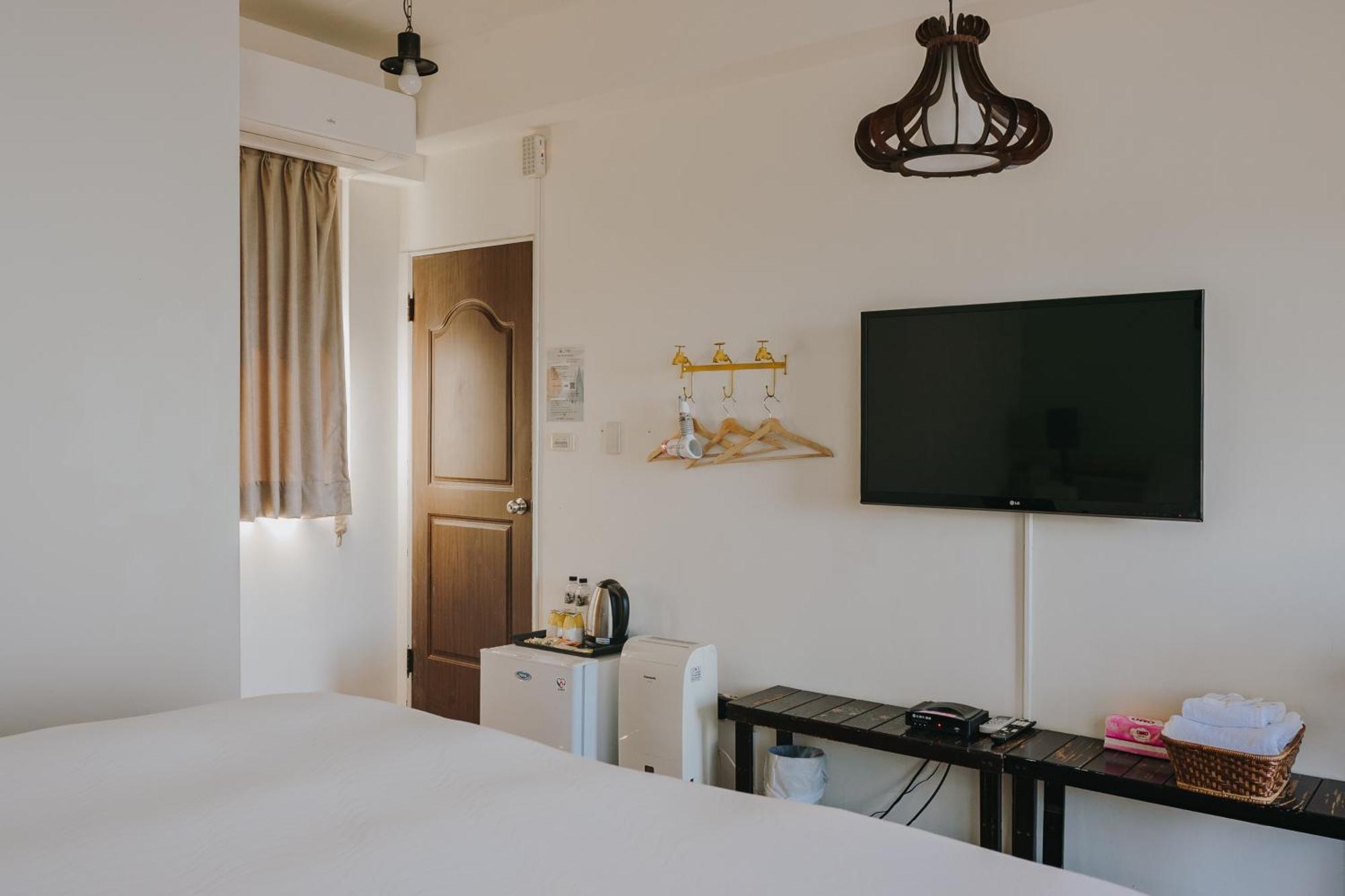 Mountain Traveler Inn Цзюфэнь Экстерьер фото