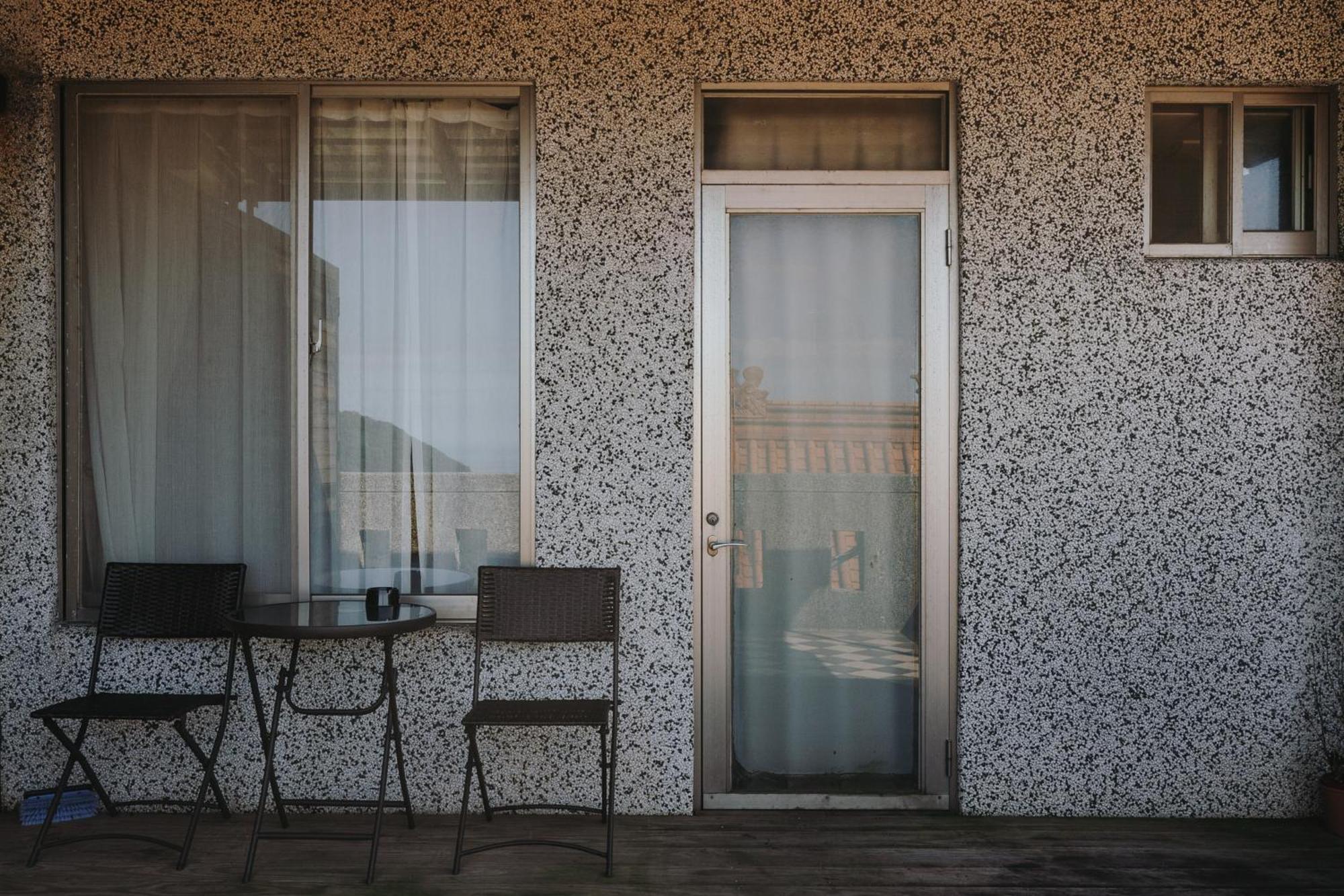 Mountain Traveler Inn Цзюфэнь Экстерьер фото