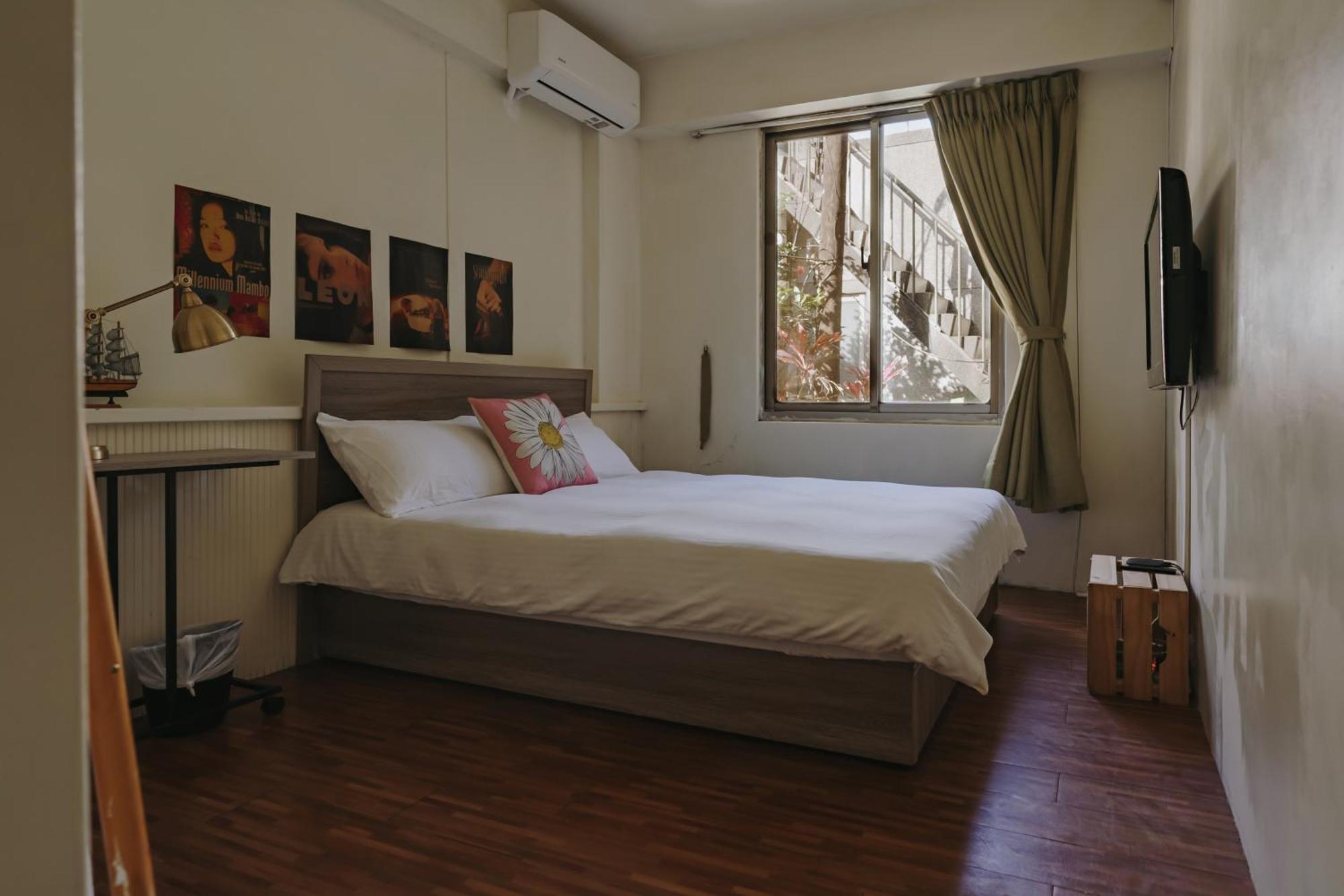 Mountain Traveler Inn Цзюфэнь Экстерьер фото