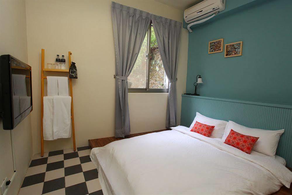 Mountain Traveler Inn Цзюфэнь Экстерьер фото